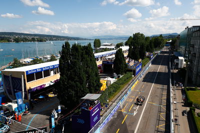 Evans mengklaim tiang perdana Formula E di Zurich, Vergne ke-17