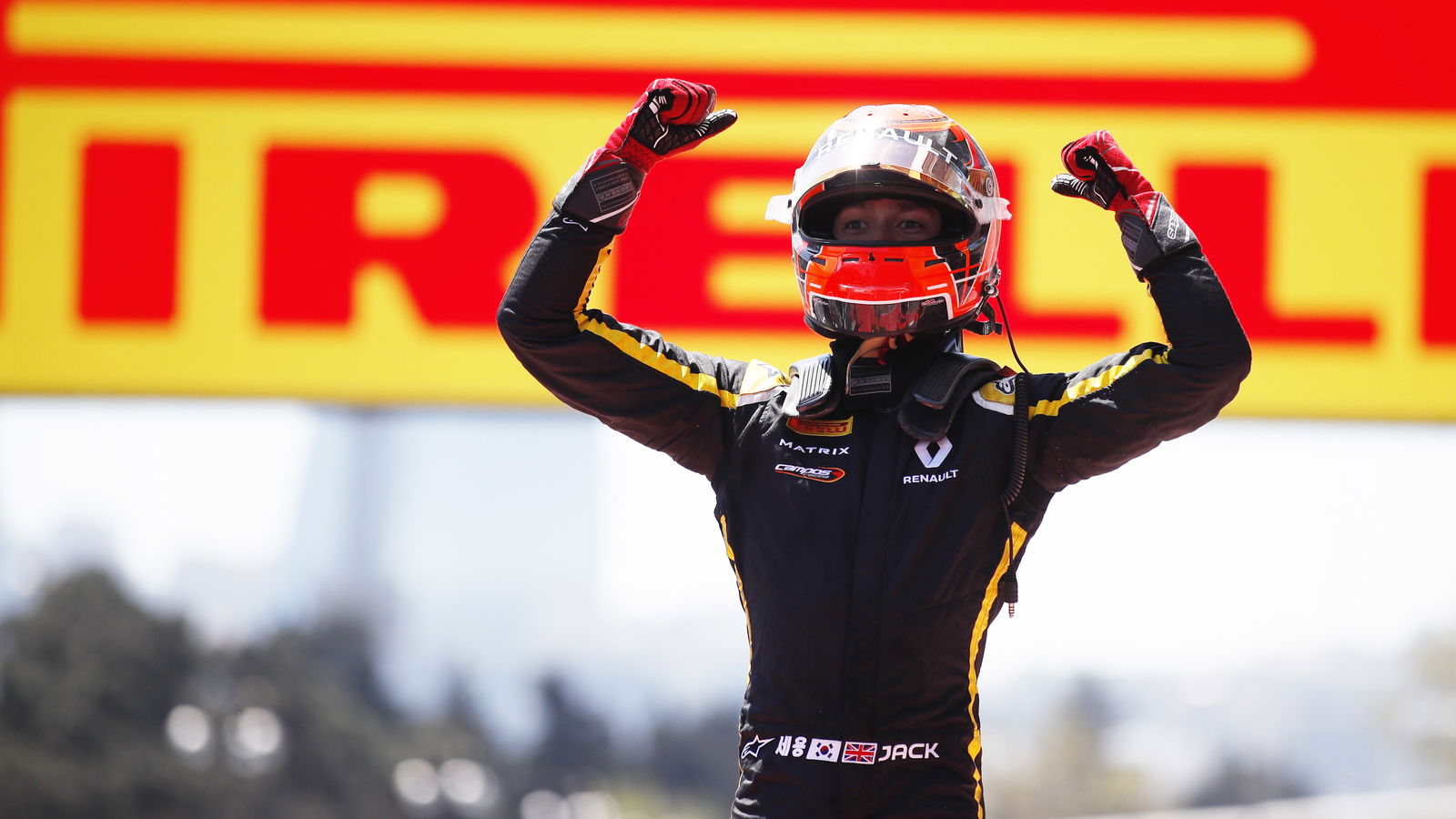 Aitken selamat dari perlombaan untuk memenangkan Baku F2