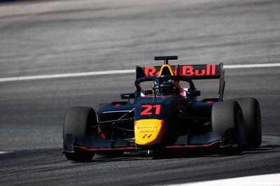 Vips junior Red Bull mengklaim tiang Silverstone F3