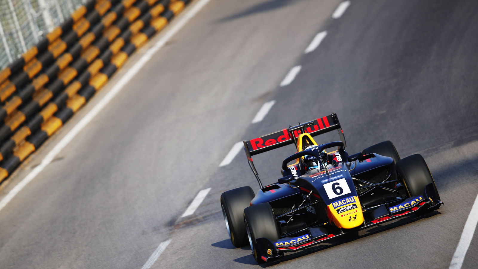 Red Bull junior Vips scores Macau F3 pole