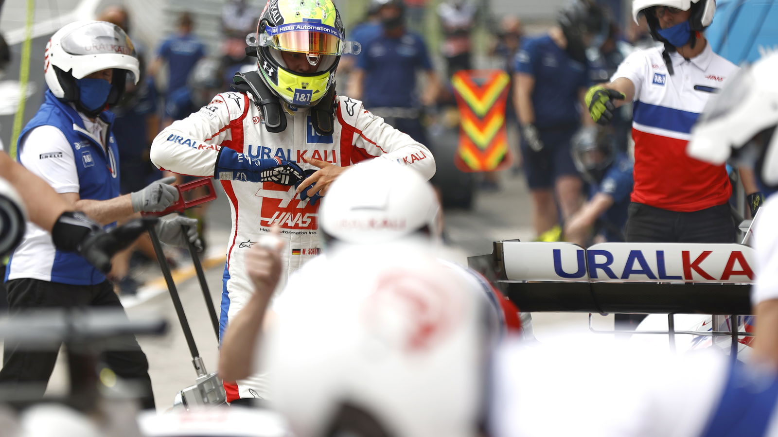 Memeriksa Mobil Rival, Mick Schumacher Tidak Terinspirasi Vettel