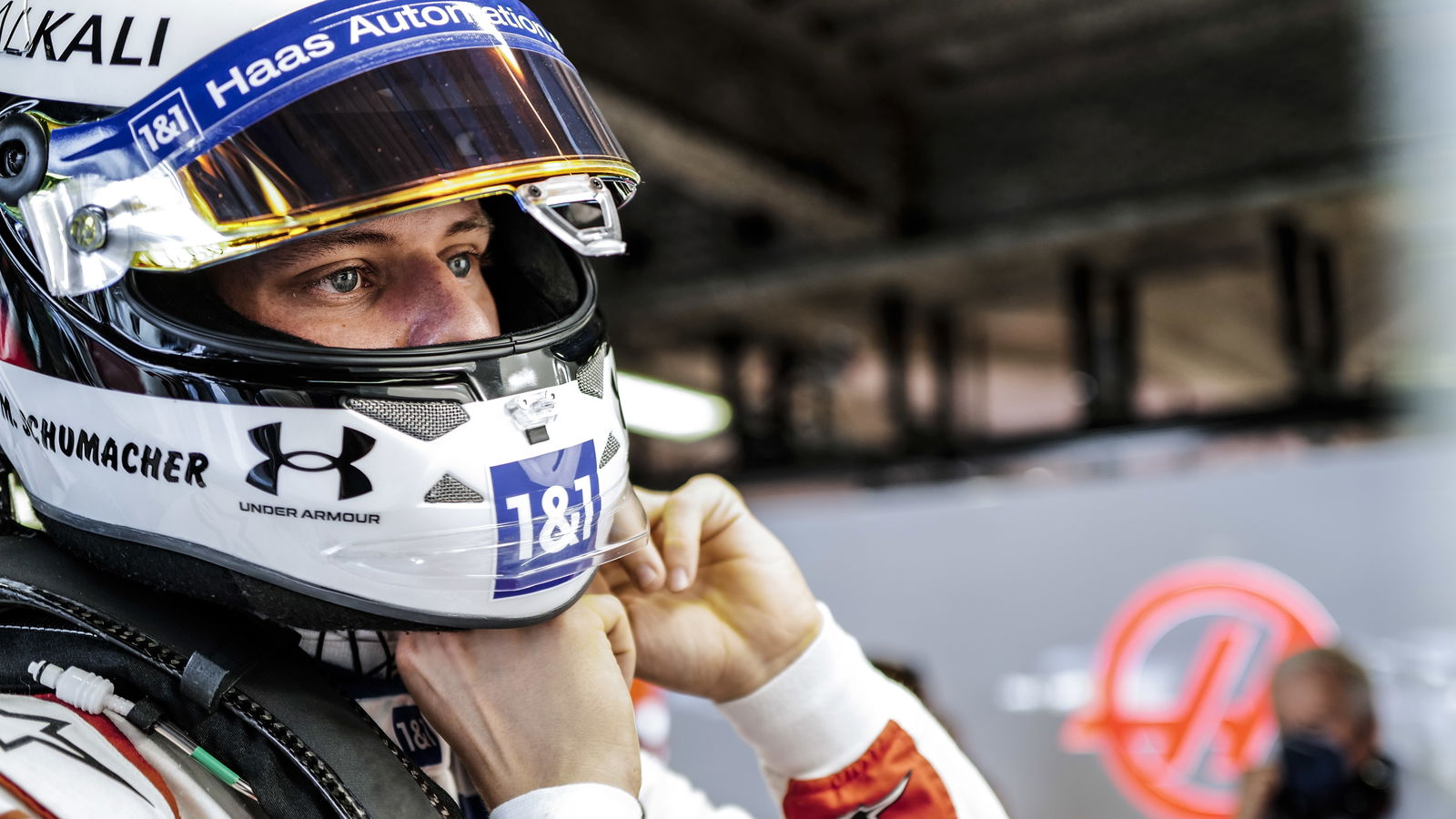 Kontrak Schumacher dengan Ferrari Tunda Pengumuman Haas