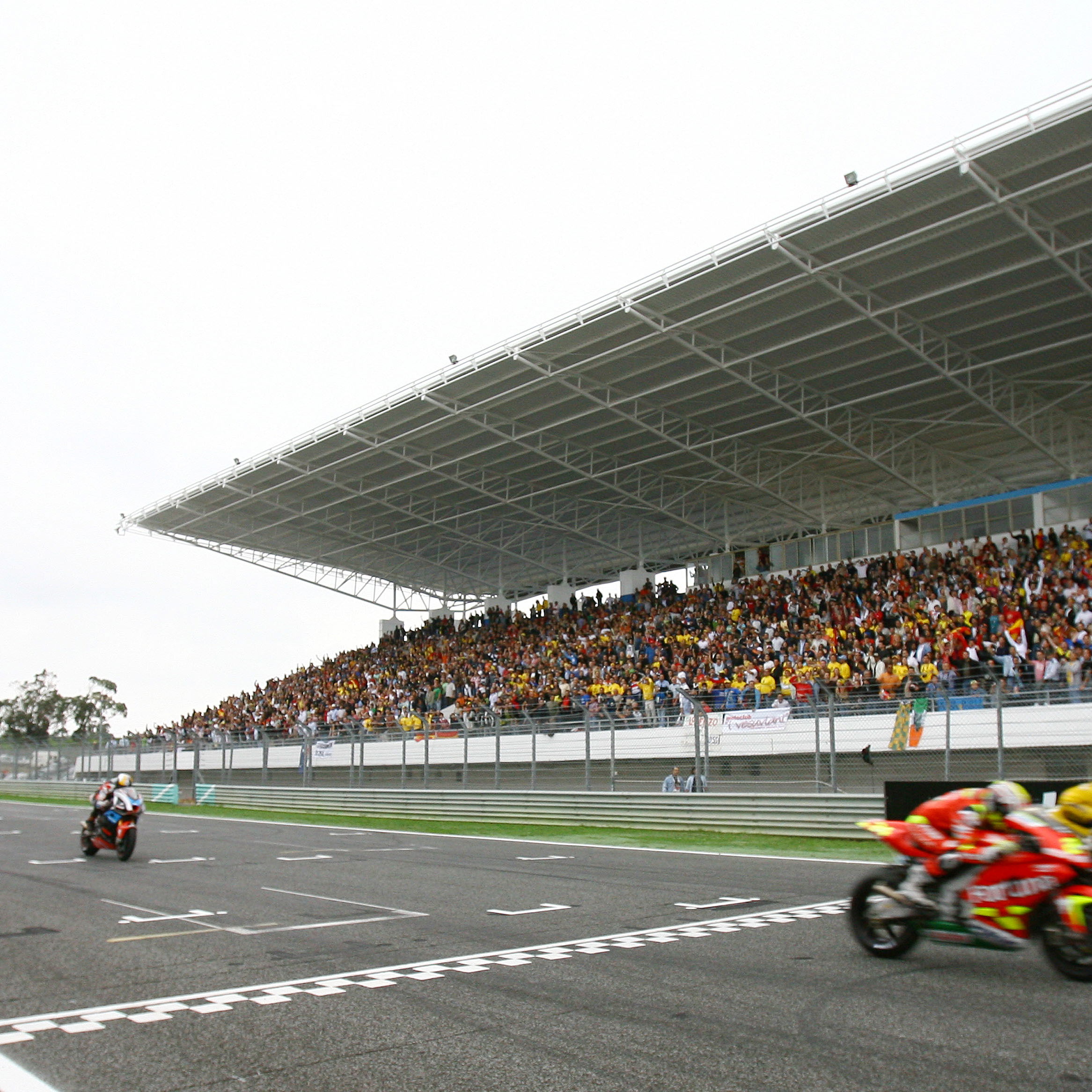 250: Simoncelli wins in Australia, title in sight.