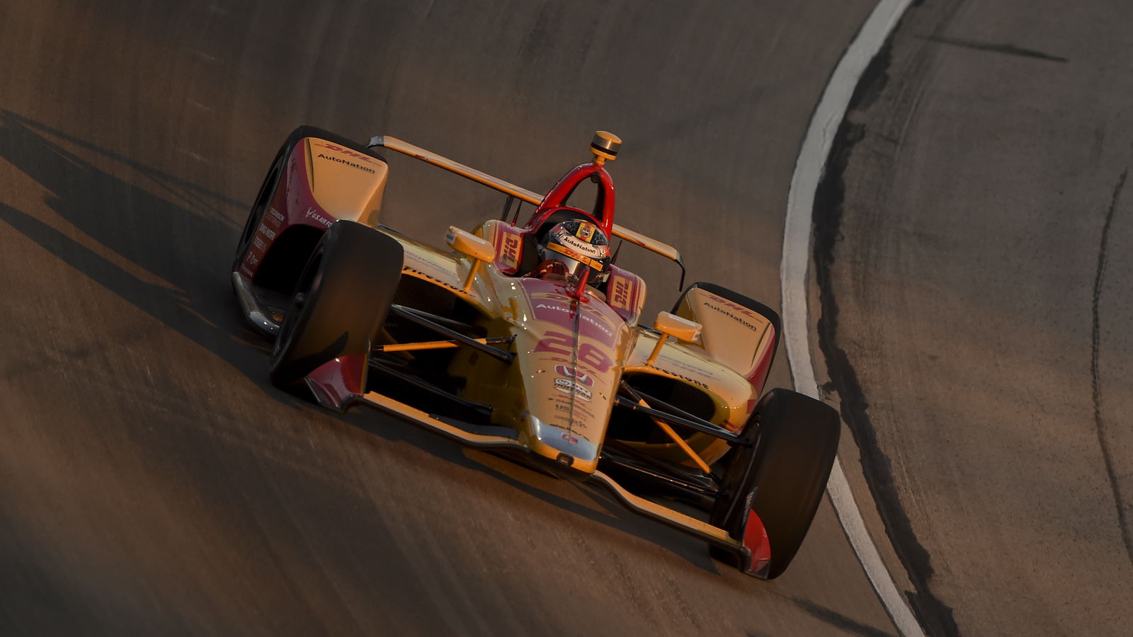Fuel mileage robs Ryan Hunter-Reay of sure Texas win