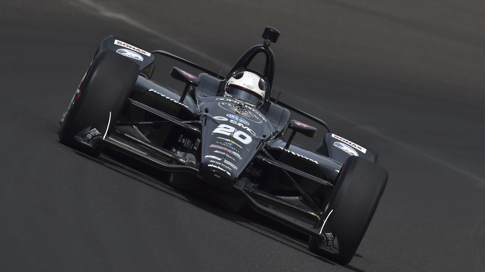 Carpenter charges to Indianapolis 500 pole