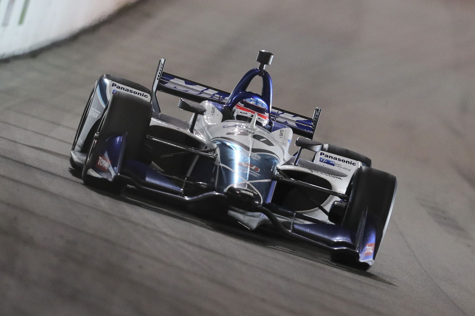 Takuma Sato redeems himself with thrilling Gateway win over Carpenter
