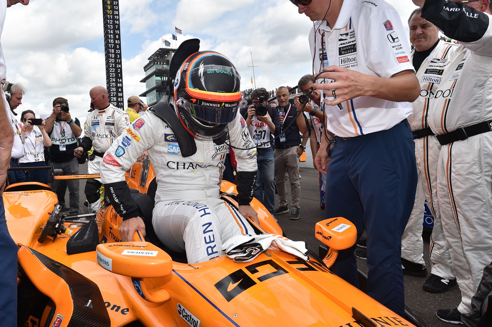 Alonso releases emotional video tribute to F1