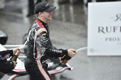 Newgarden mengambil kemenangan dominan dalam balapan Barber IndyCar yang tertunda