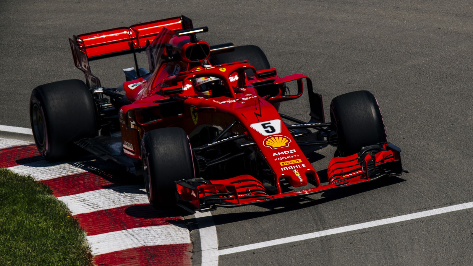 Vettel naik ke tiang F1 Kanada saat Hamilton berjuang keras