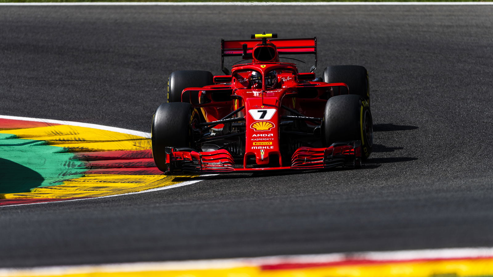 Raikkonen mengalahkan Hamilton untuk memimpin latihan kedua di Spa
