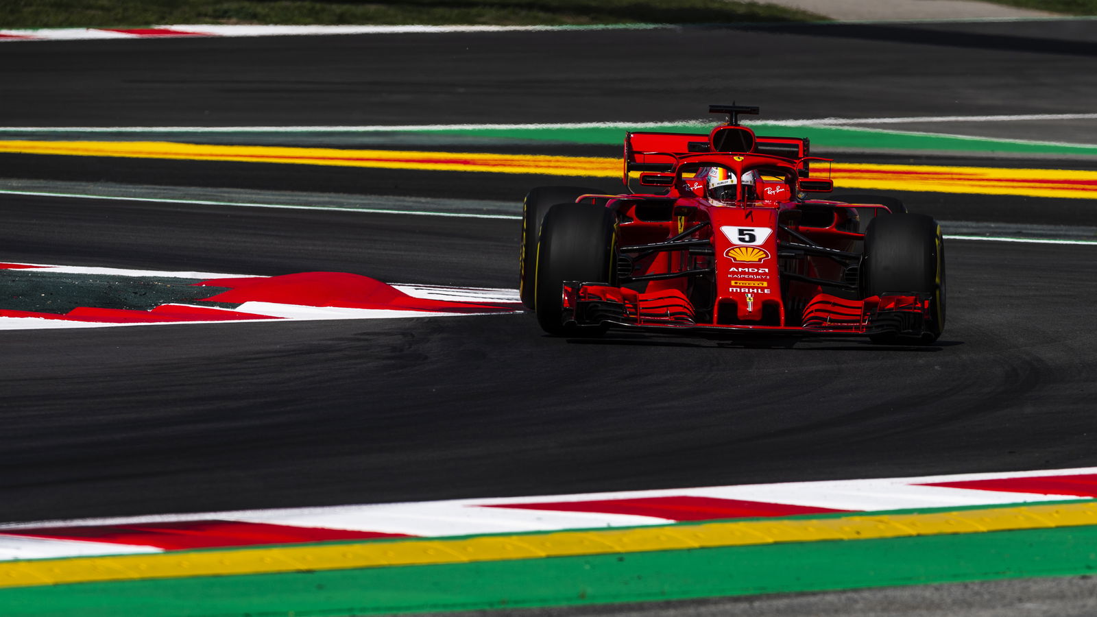 Vettel: Ban Pirelli F1 'agak berbeda'
