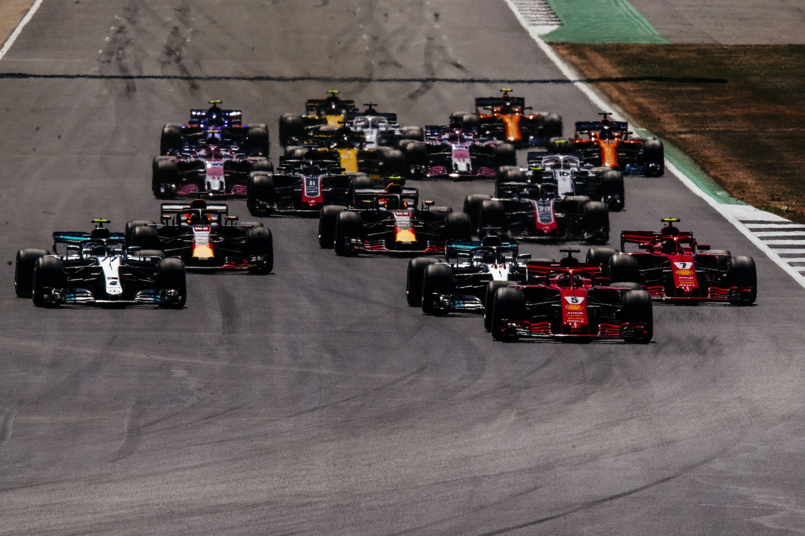 Horner: Ferrari now setting F1 engine benchmark