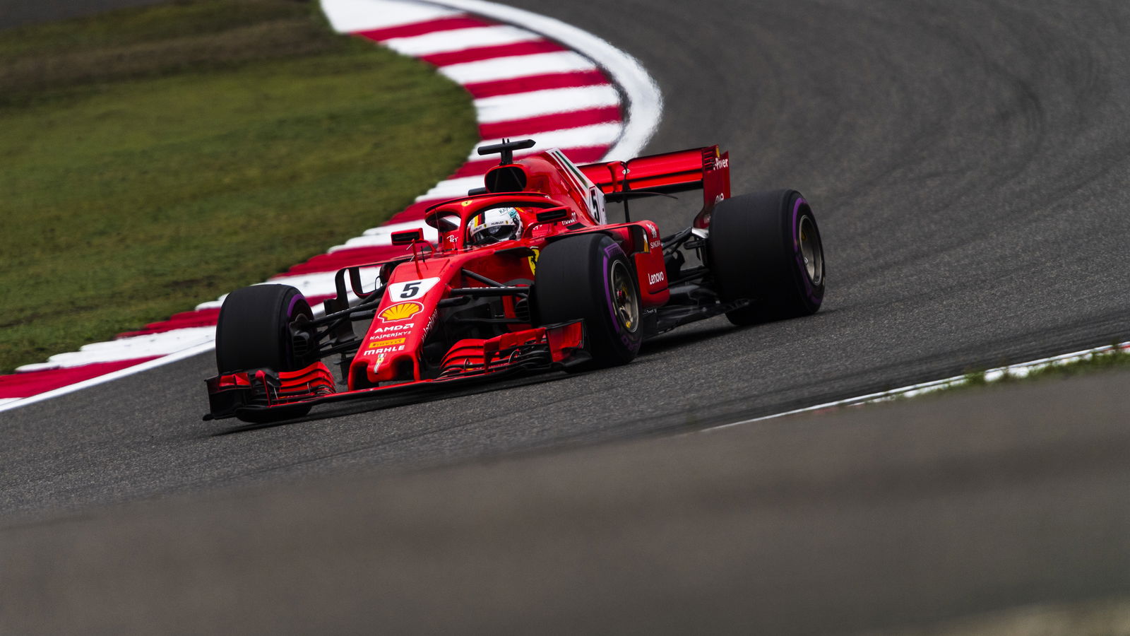 Vettel merebut pole position China F1 dari Raikkonen