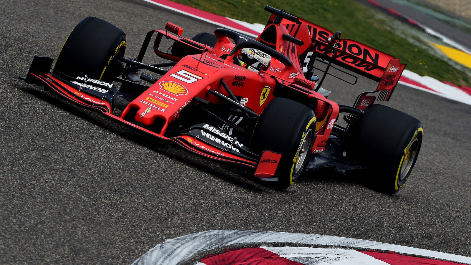 Vettel leads Hamilton in opening China practice