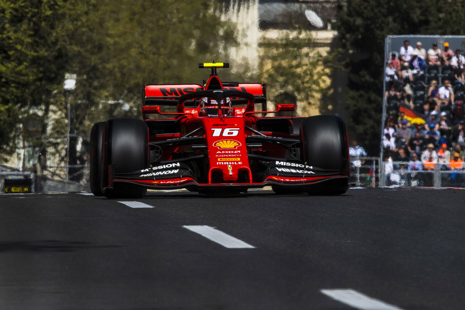 Raikkonen explains front wing issue which forced pit lane start