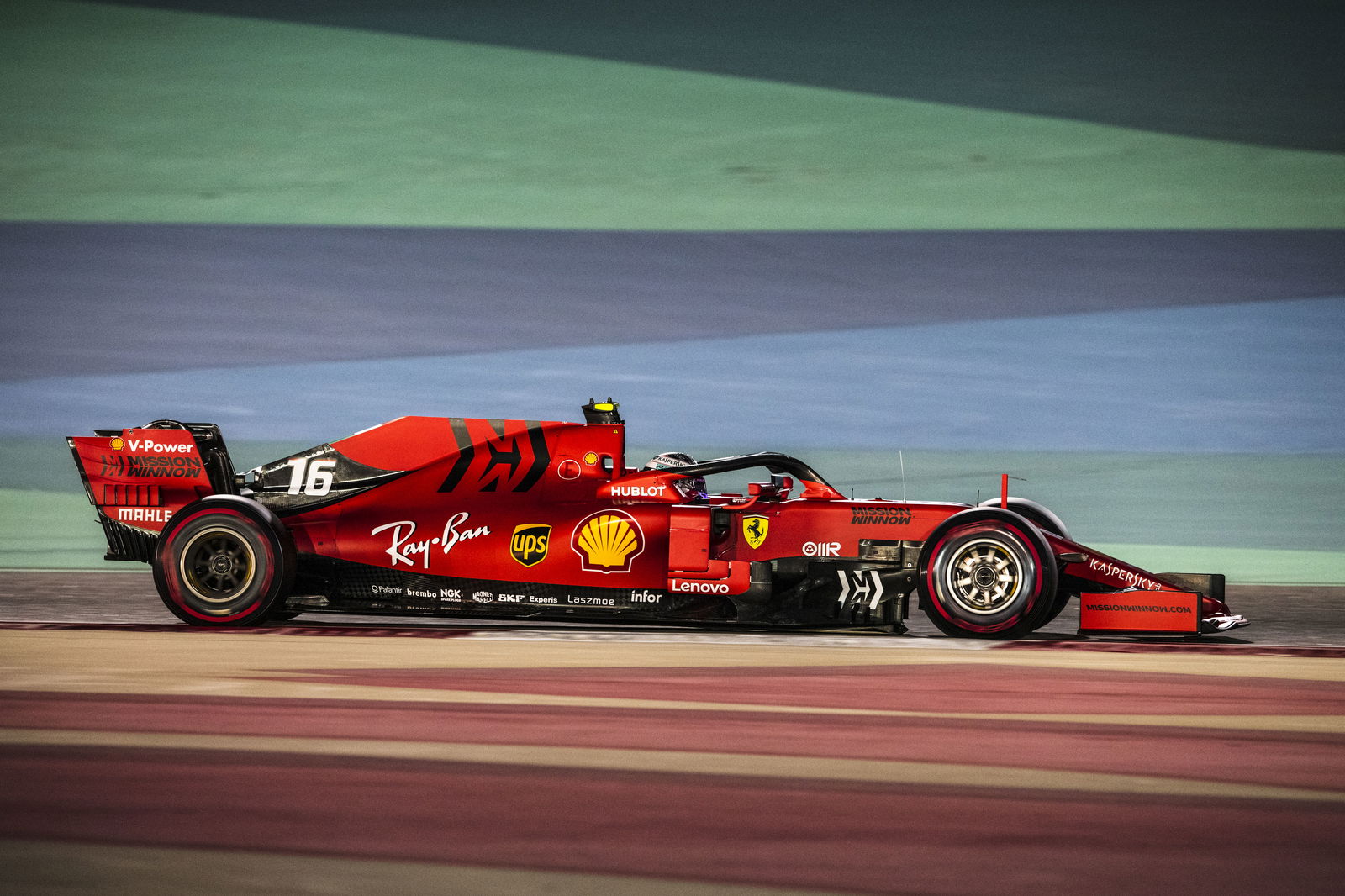 Ferrari sedang menyelidiki masalah silinder mesin Leclerc
