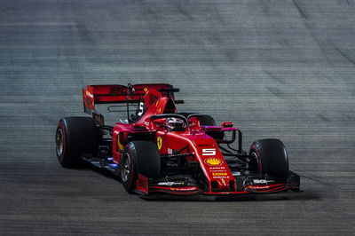 Vettel meraih kemenangan Singapura karena strategi Ferrari membuat Leclerc frustrasi