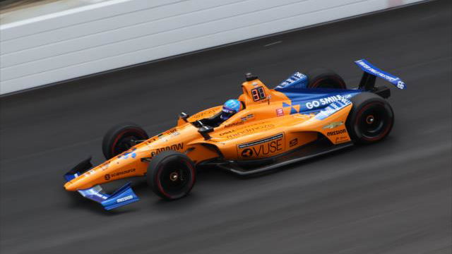 Ricciardo: Alonso's Indy 500 struggles 'sad to see'