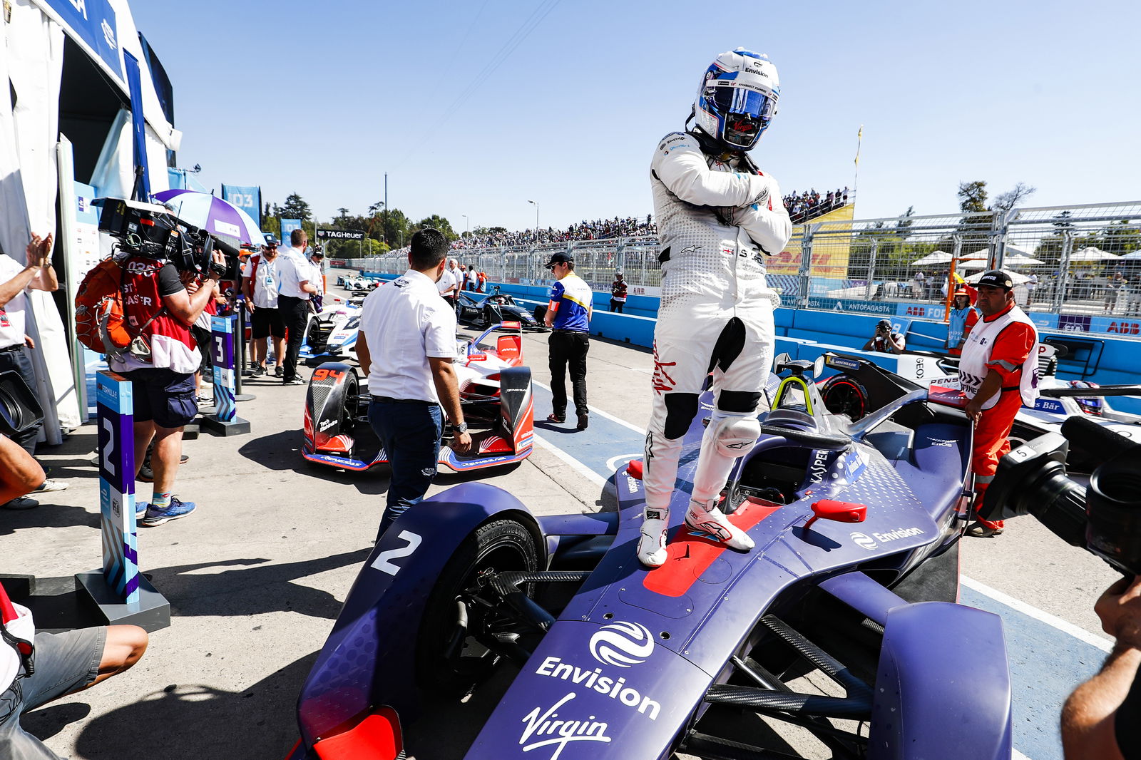 Bird wins Santiago thriller after Buemi crashes out