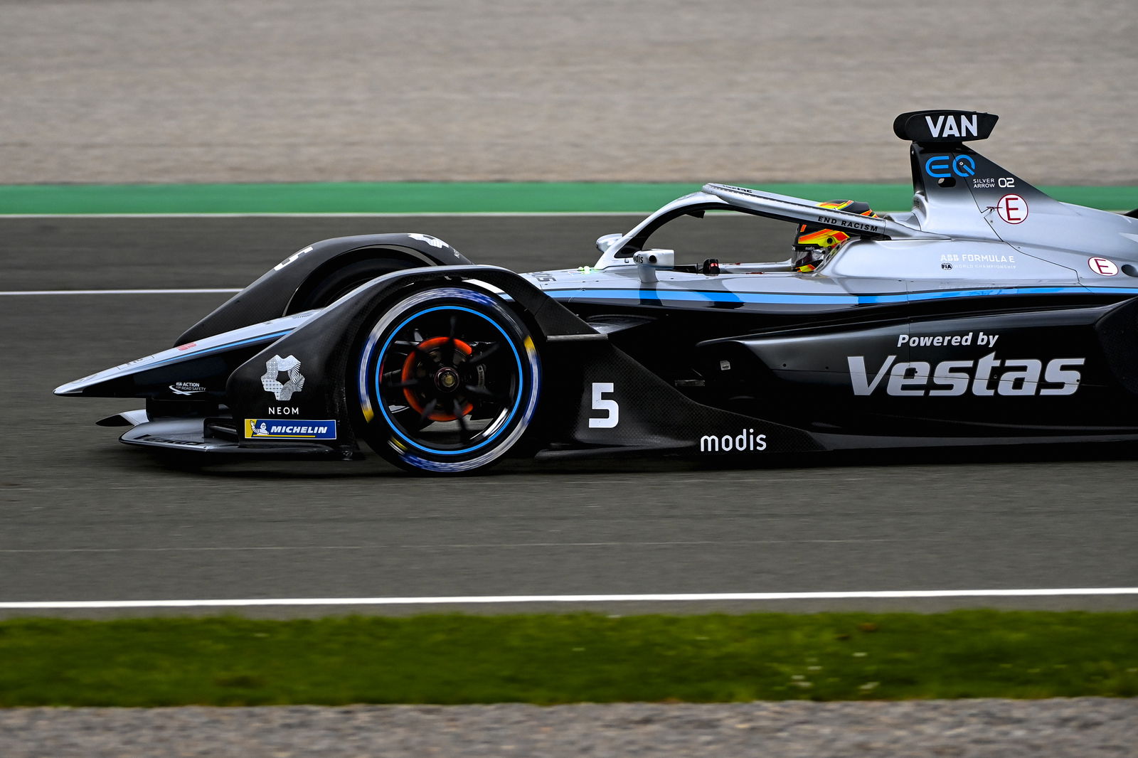 Langgar Peraturan Ban, Vandoorne Kehilangan Pole E-Prix Valencia