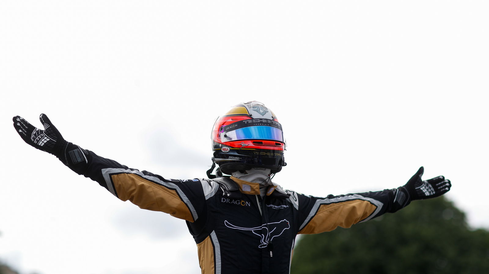 Dominant Vergne controls dramatic Paris E-Prix 