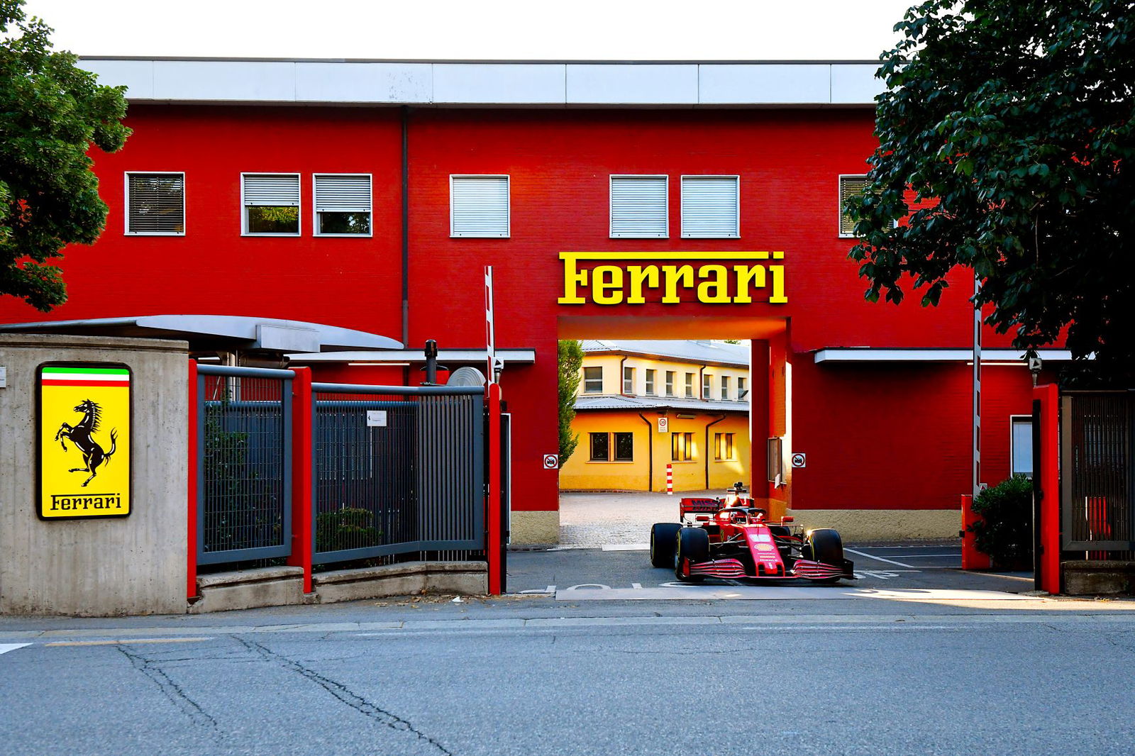 F1 Gossip: McLaren considering selling stake in team