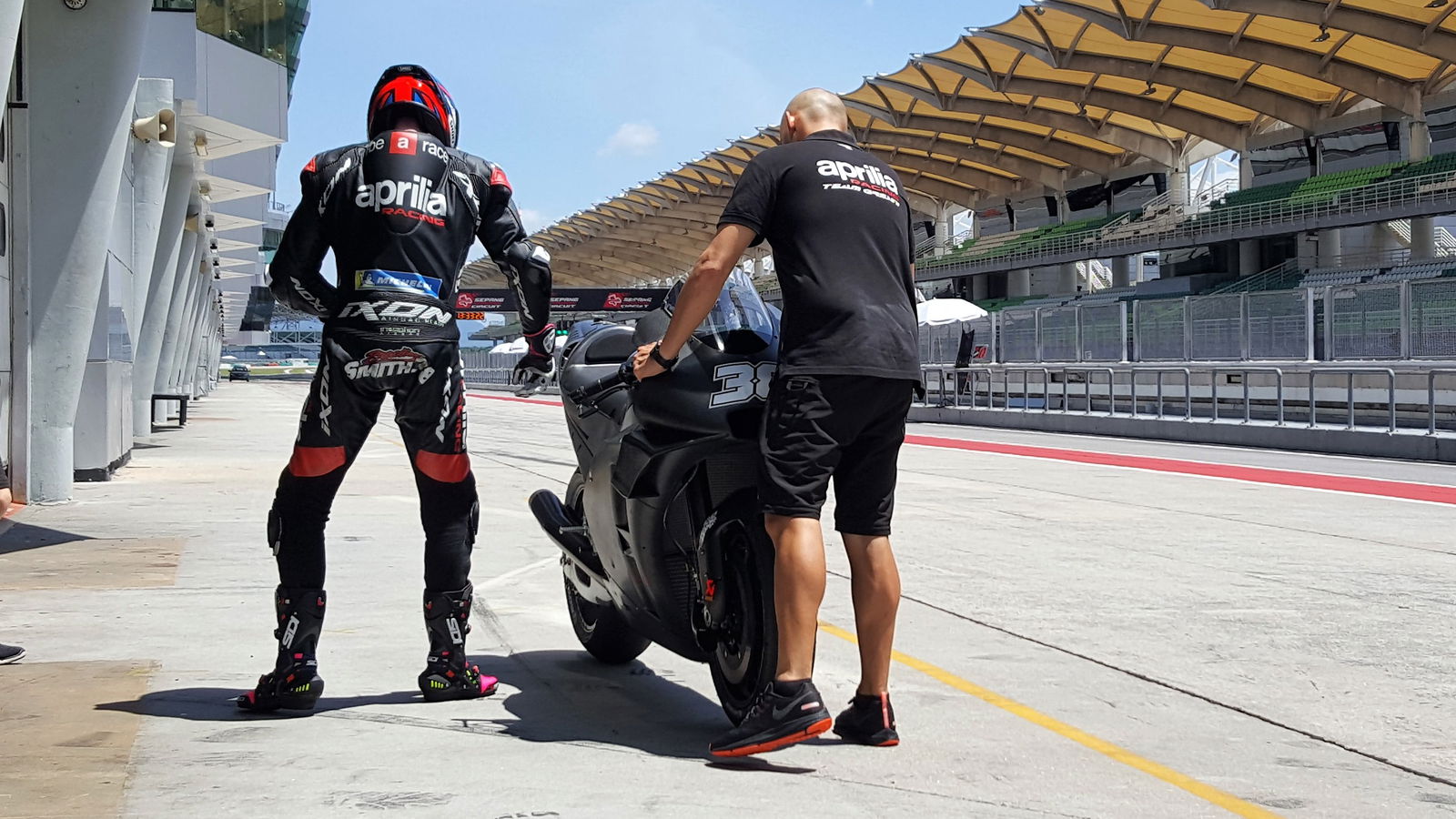 Aprilia 'sangat bahagia' dengan Smith, lima kartu liar