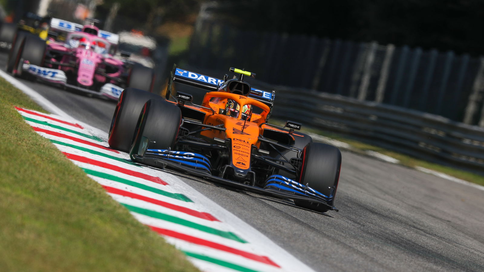 McLaren: Racing Point memiliki mobil tercepat di lini tengah F1 yang memperebutkan posisi ketiga