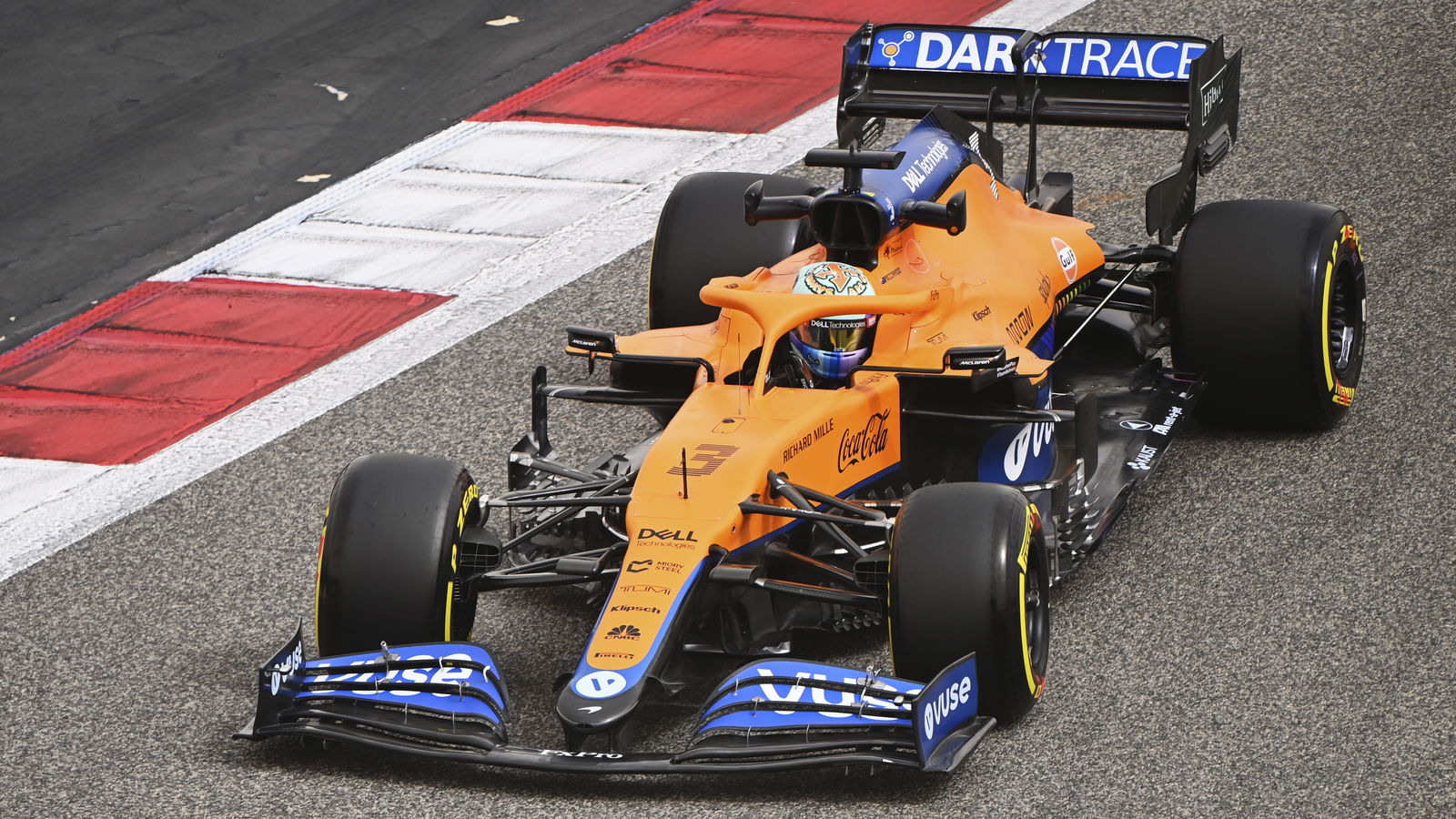 Daniel Ricciardo Tercepat Lagi, Hamilton Picu Bendera Merah