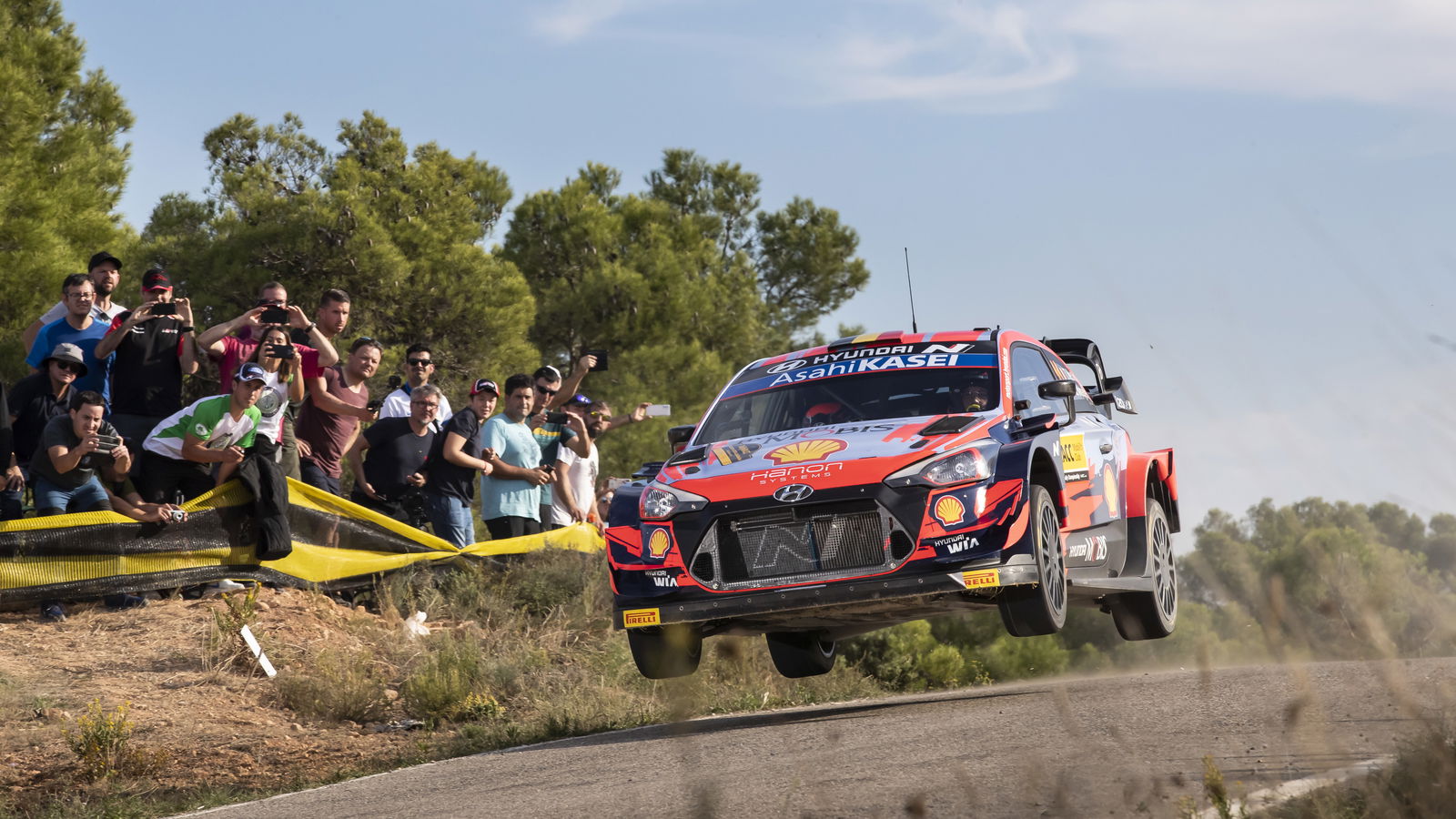 Neuville is Rally Spain leader by less than a second