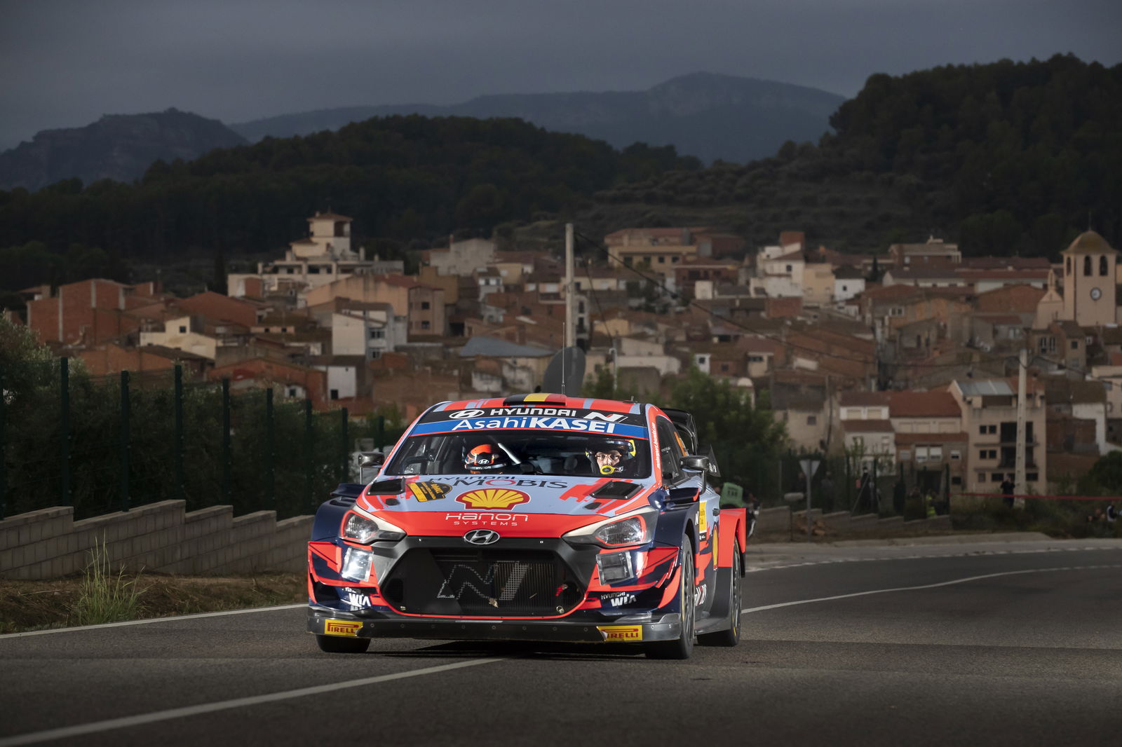 We had to try something to stop Neuville, says Evans