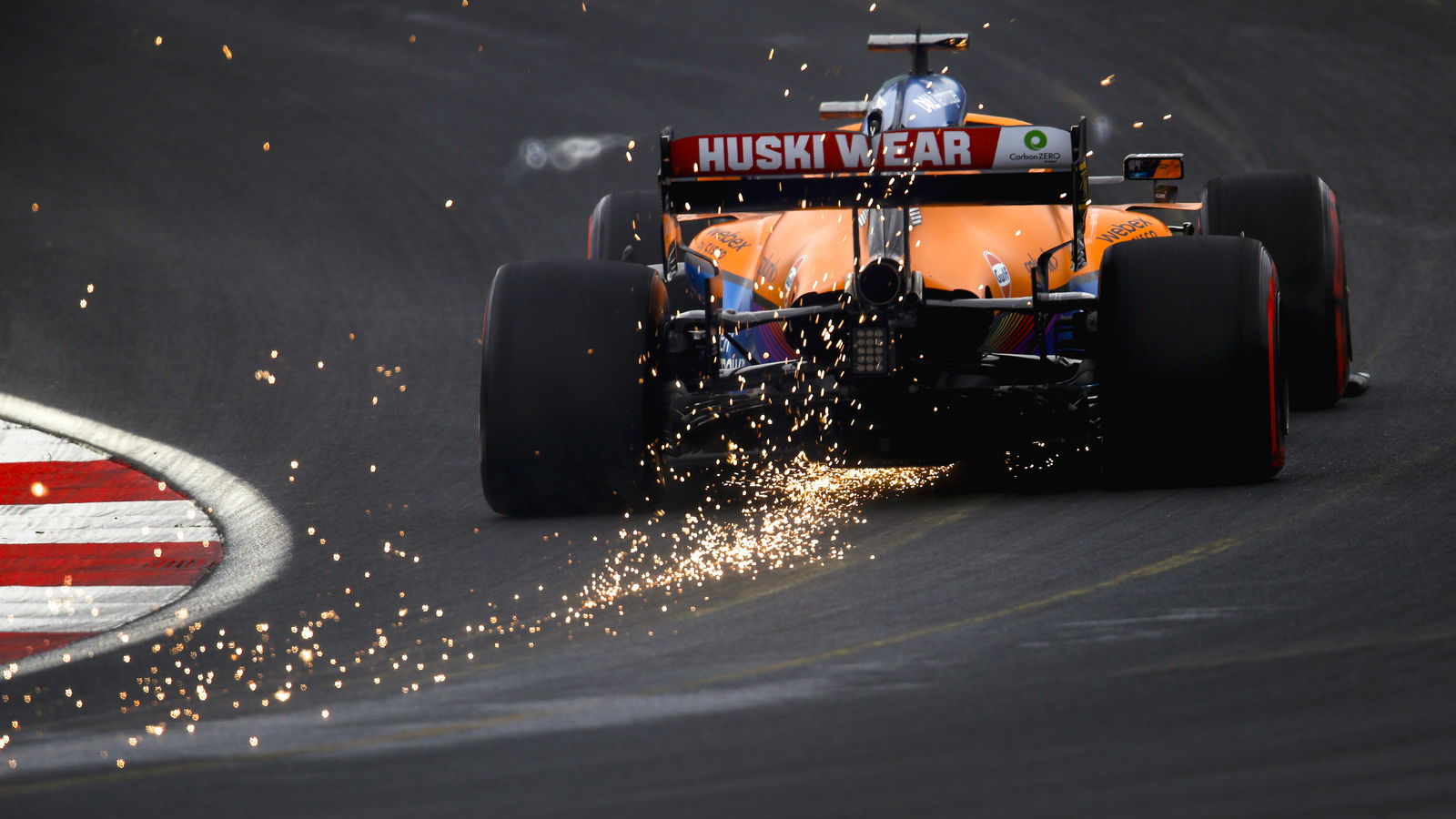 Ganti Komponen Power Unit, Ricciardo Start dari Belakang Grid