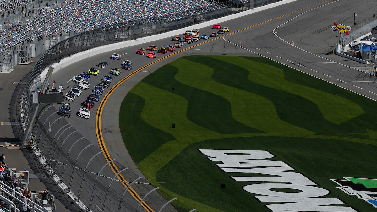 Memulai jaringan untuk Rolex 24 2018 di Daytona