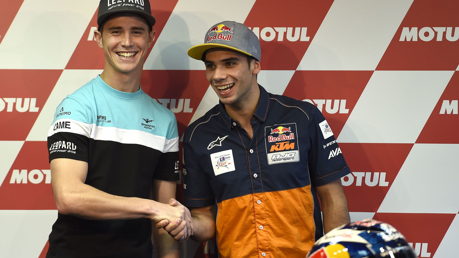 How does Acosta-Foggia fight compare to Kent-Oliveira in 2015?