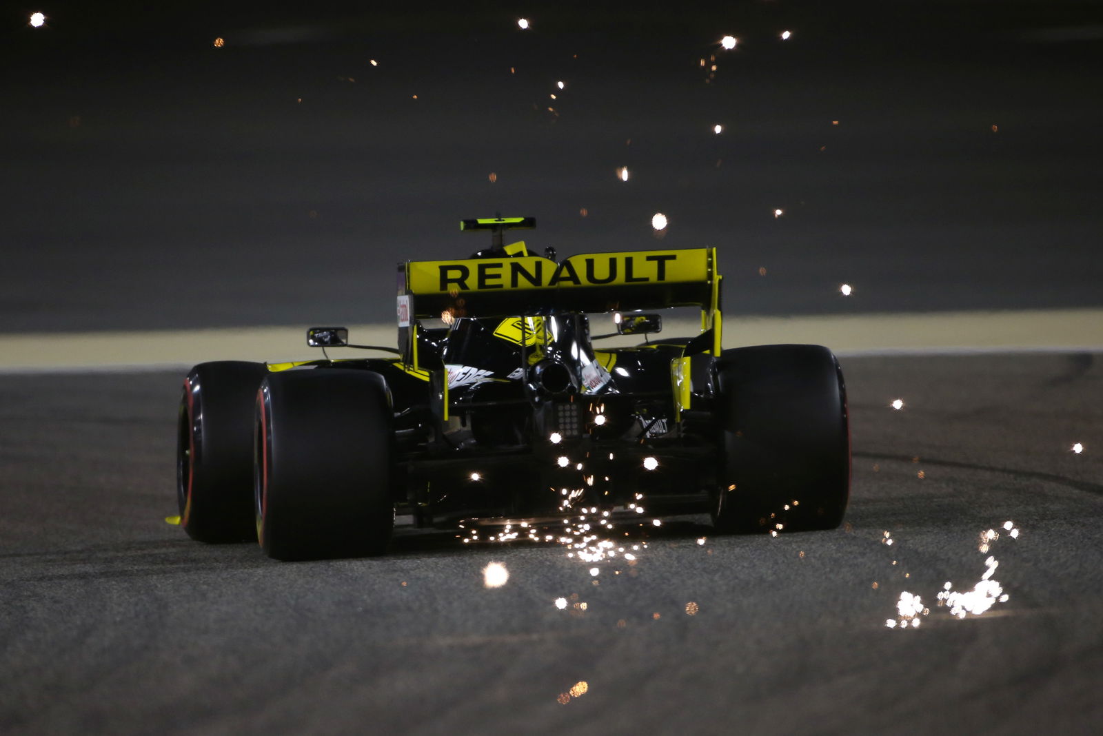 Red Bull memiliki 'pekerjaan yang harus dilakukan' setelah masalah ban lunak di Bahrain