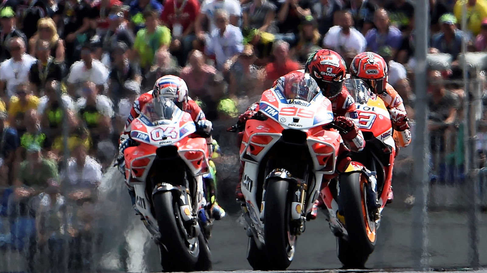 MotoGP: Oil burn, flexible aerodynamics, fuel tanks