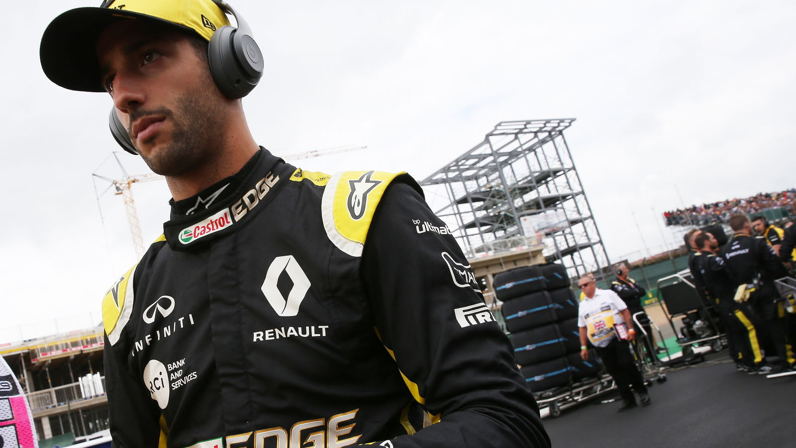 Gosip F1: Ricciardo menghadapi tuntutan pengadilan £ 10 juta