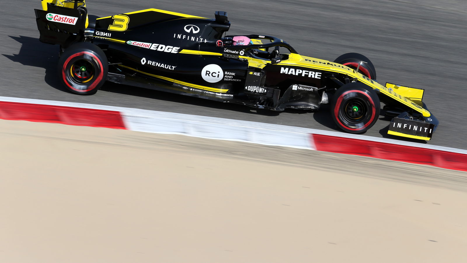 Ricciardo “overdriving” mobil Renault F1 selama adaptasi