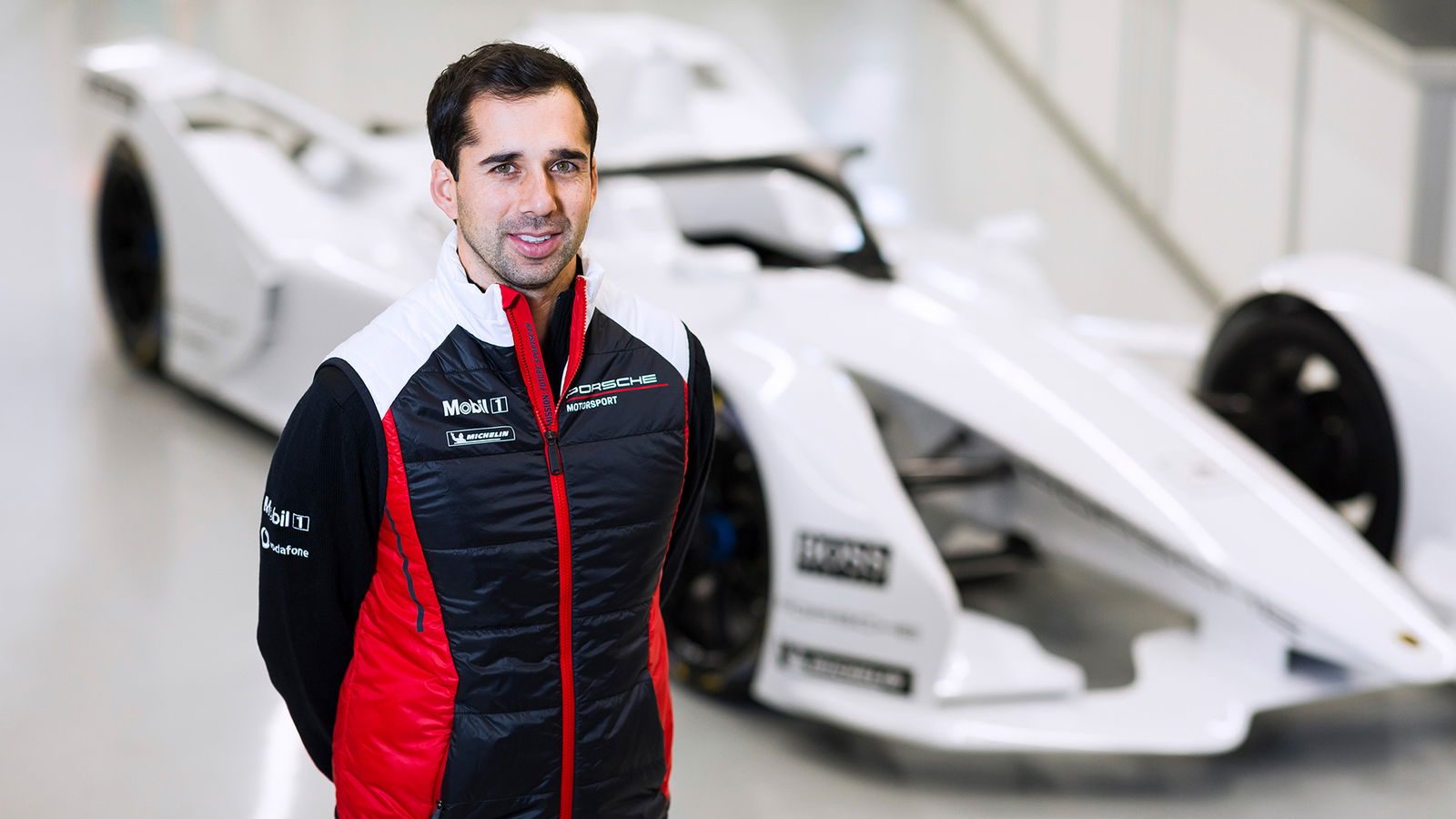 Porsche mengukuhkan Jani di kursi Formula E.