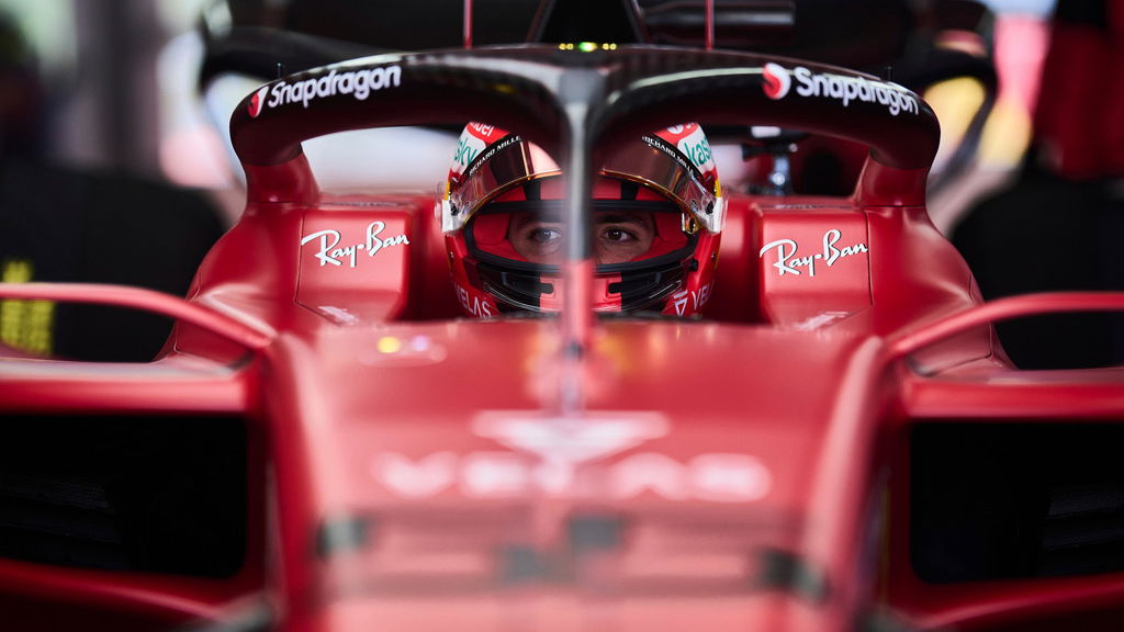 Sainz drives 2022 Ferrari F1 car in Barcelona shakedown