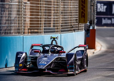 Bird wins Diriyah FE season opener as Porsche, Mercedes hit podium