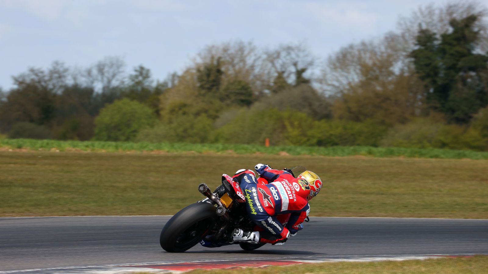 Wawancara Ekslusif dengan Pembalap British Superbike, Christian Iddon