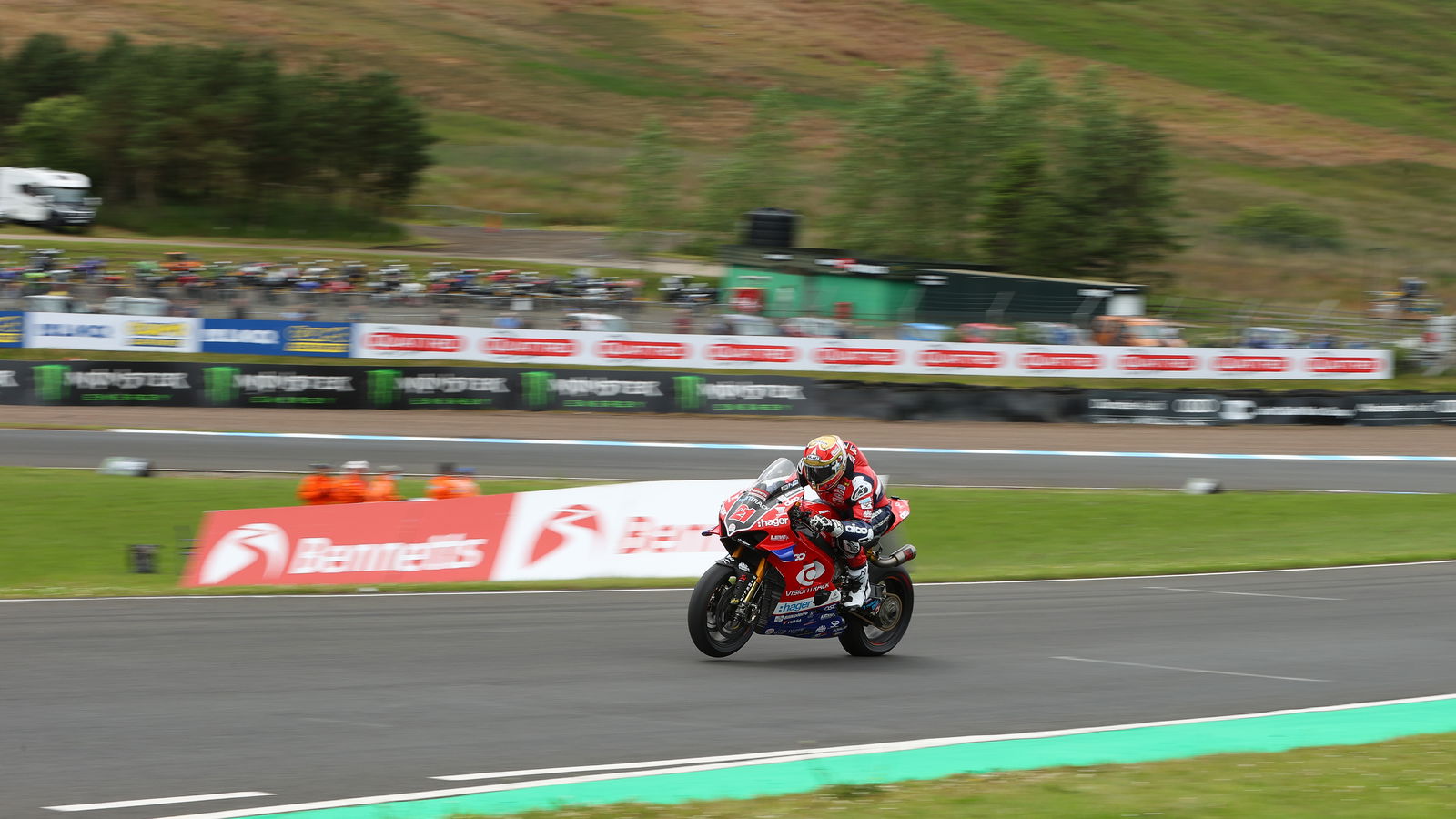 Iddon claims second BSB win, championship lead in wild weekend