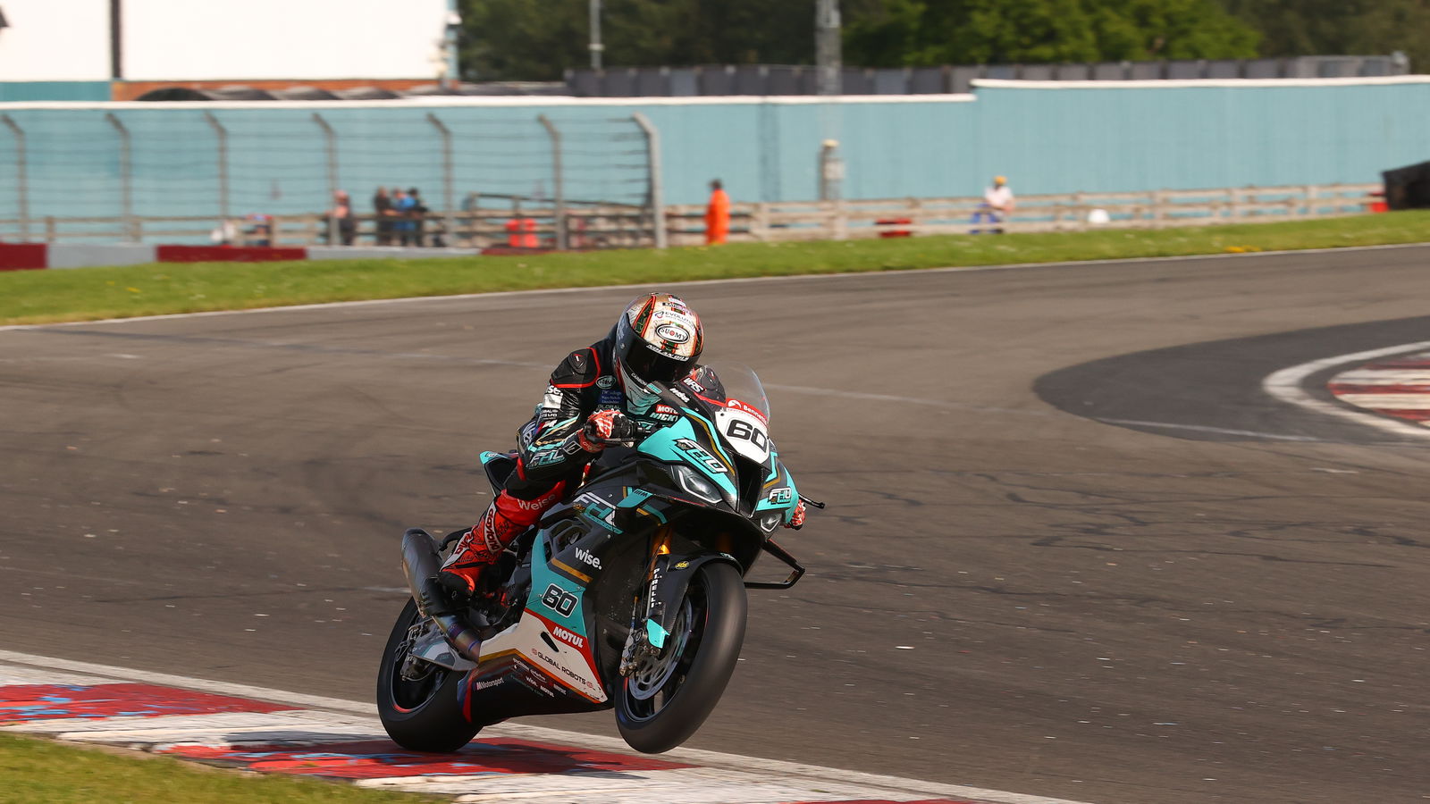Hickman heads to Knockhill after best ever start, Fores fit to race