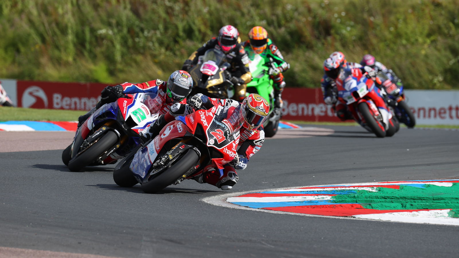 Iddon retains championship lead following seventh podium finish