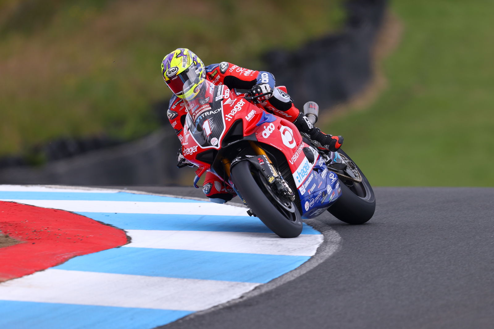 Mackenzie meraih podium pertama tahun 2021 di Knockhill