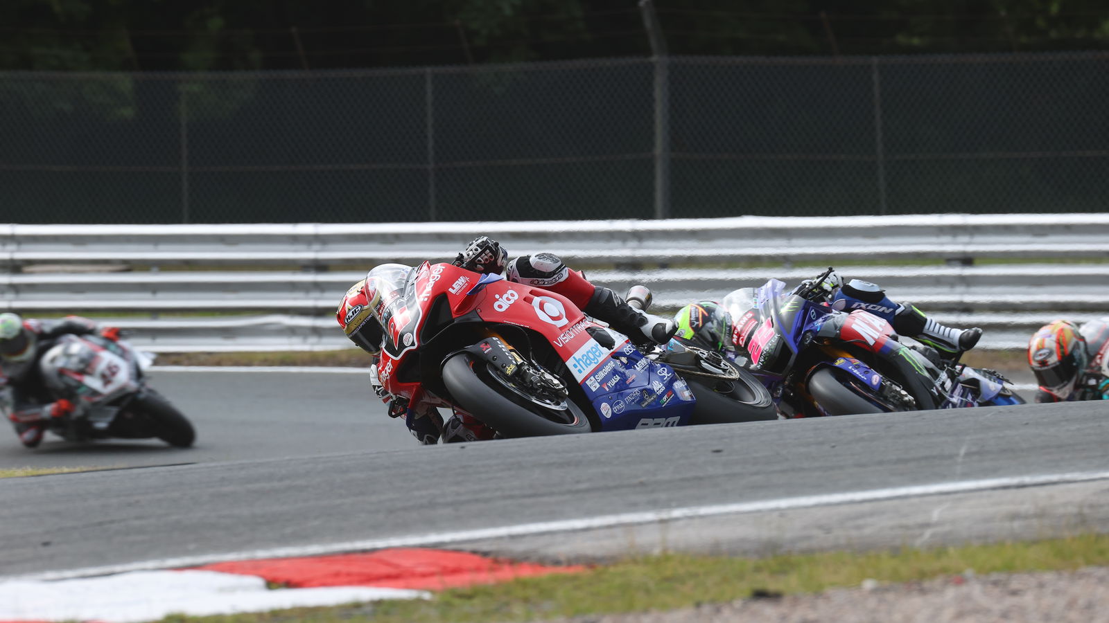 Pikiran dari Oulton Park BSB dua teratas O'Halloran dan Iddon