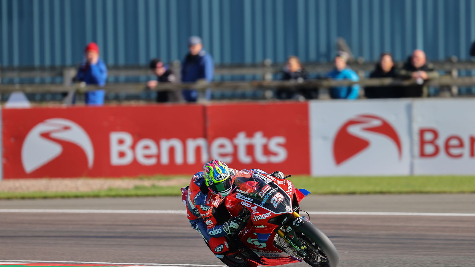 Josh Brookes set to stay with Visiontrack Ducati for 2022 BSB season