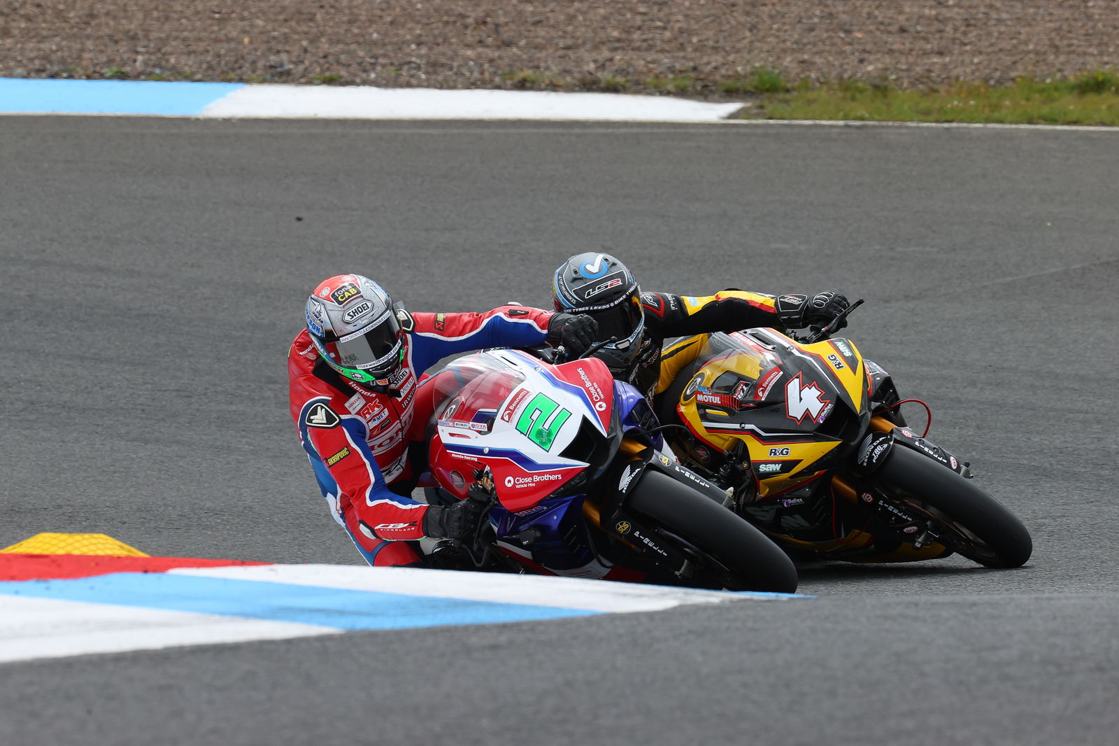 Vickers excels at Knockhill with three top ten finishes