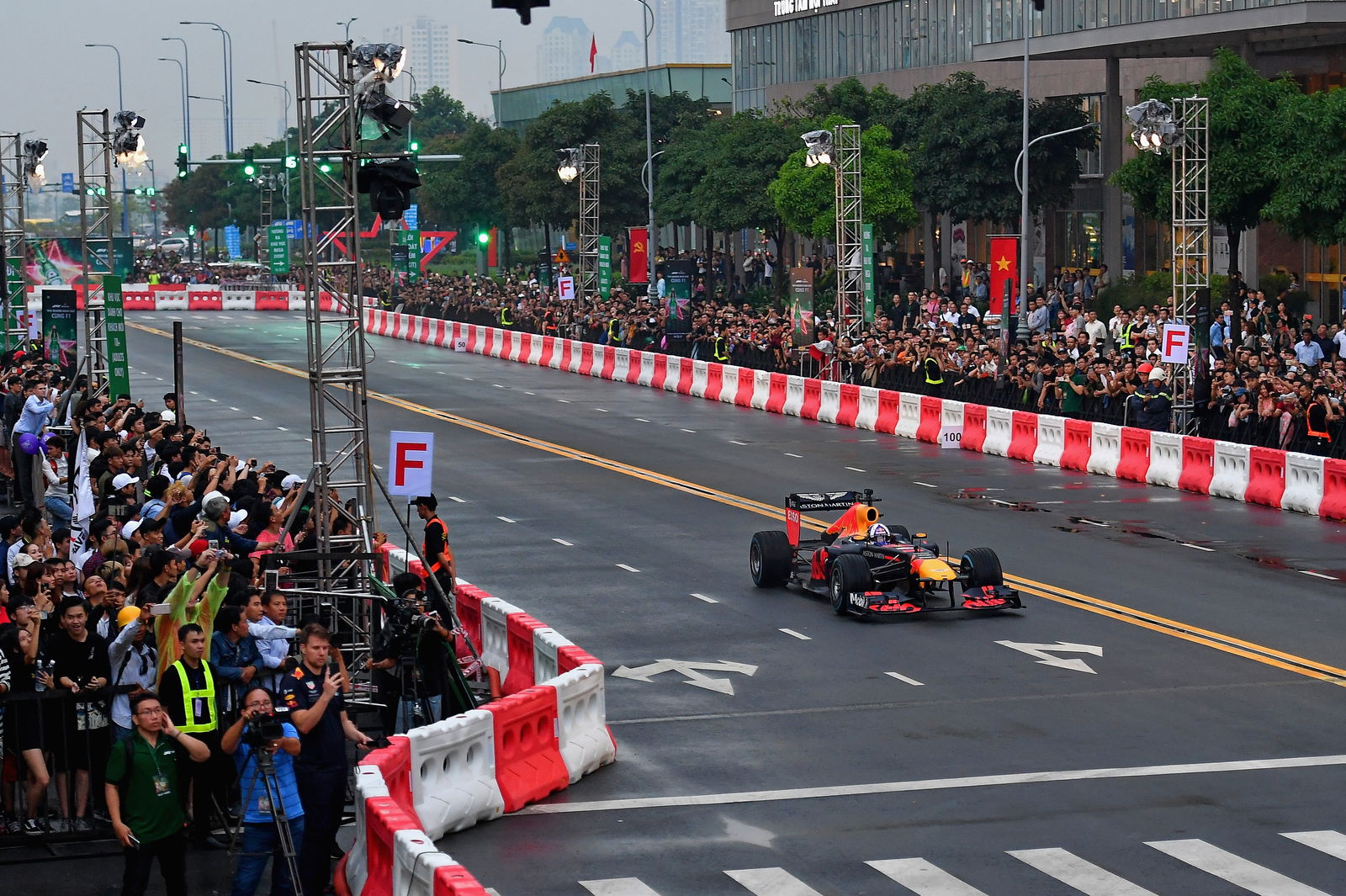 Apa yang dipertaruhkan dalam kejuaraan konstruktor F1 2018?